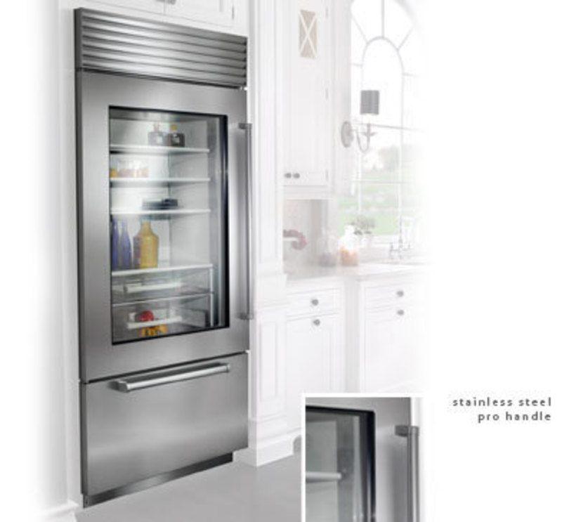 Sub-Zero, Inc.: Built-In Refrigeration Stainless steel door with window and pro handle